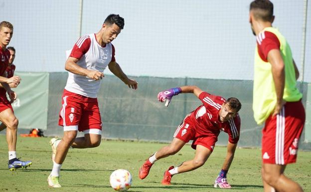 El Real Murcia contempla no incorporar más delanteros