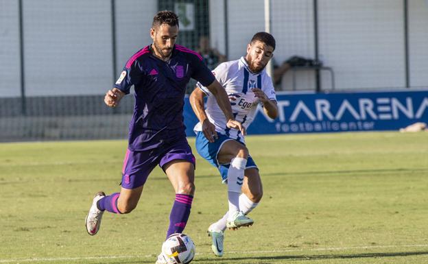 Kiko Olivas ya toca balón