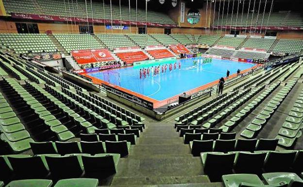 El Palacio de los Deportes de Murcia es un ‘horno’ y ya cuenta con su primera víctima