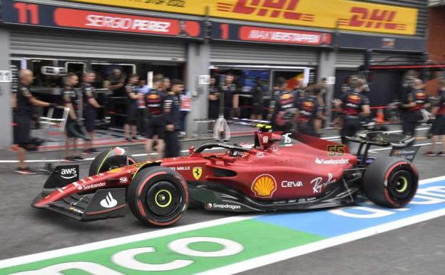 Sainz logra la pole en Spa, con Alonso tercero