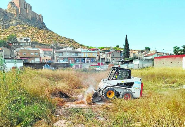 Urbanismo se deja 300.000 euros en limpiar los solares que sus dueños tienen abandonados en Murcia