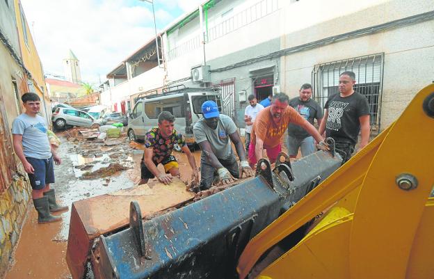 Vecinos de Javalí Viejo: «El agua ya nos llegaba al cuello y me he dicho: ‘Aquí morimos’»