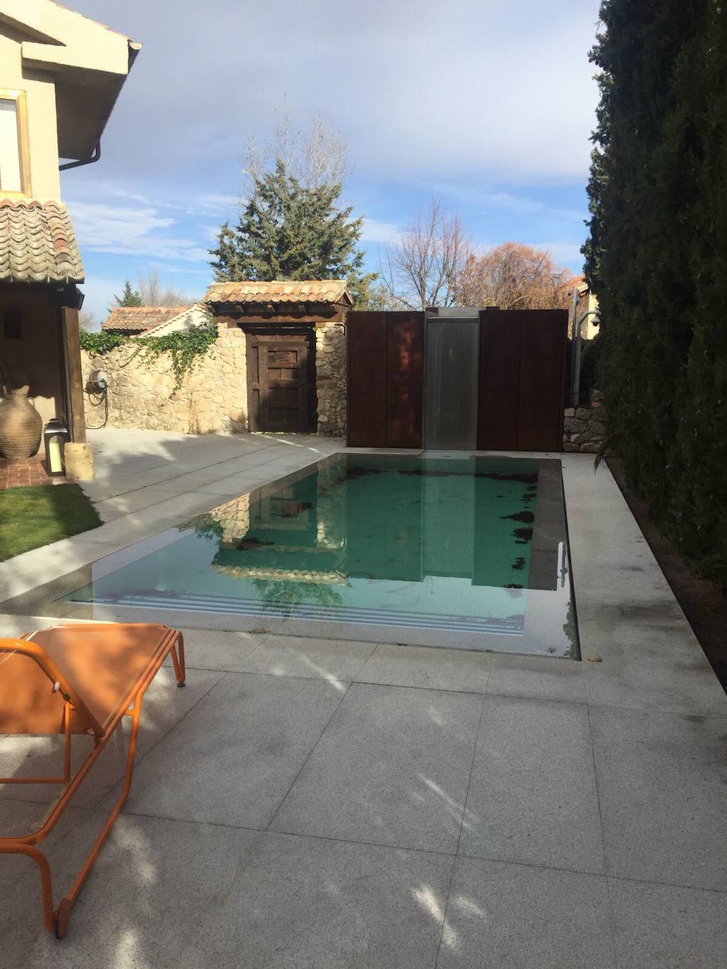 La construcción de viviendas con piscina casi se triplica en la Región de Murcia desde 2019