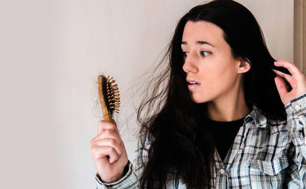 Por qué se cae más el pelo en otoño y qué puedes hacer para evitarlo