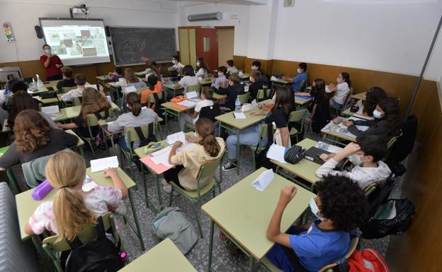 La lección viral de una profesora a sus alumnos sobre los mensajes en redes sociales