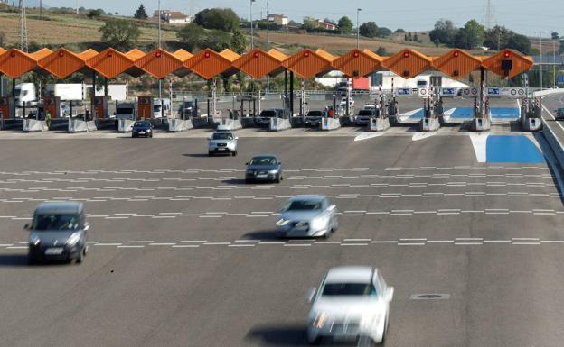 Estos son los conductores que no tendrán que pagar peajes a partir de 2024