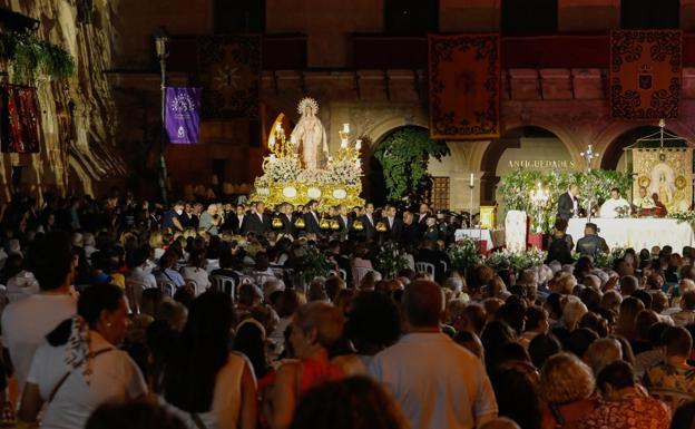 Emoción blanca en el casco histórico de Lorca