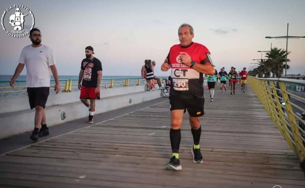 Muere de un infarto un policía local de Cartagena en una carrera popular en Torrevieja