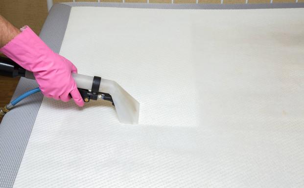 Tres formas de limpiar el colchón para eliminar las manchas de sudor