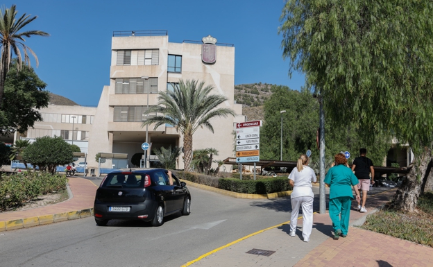 Cesa el director médico del hospital Rafael Méndez de Lorca
