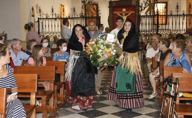 Flores para la Virgen de las Huertas de Lorca en la víspera de su festividad