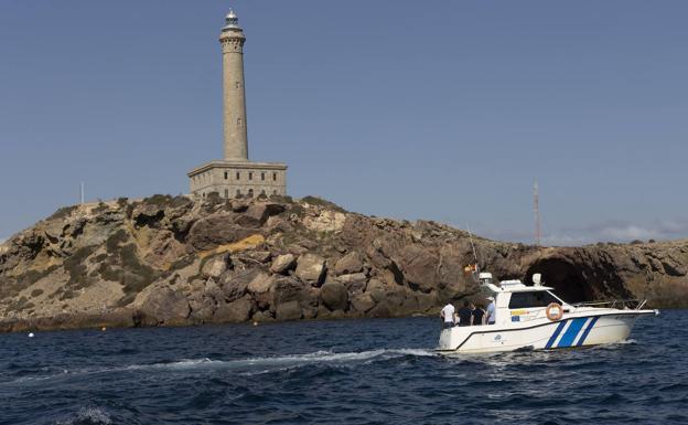 Hallan un cadáver flotando en el mar en Cabo de Palos