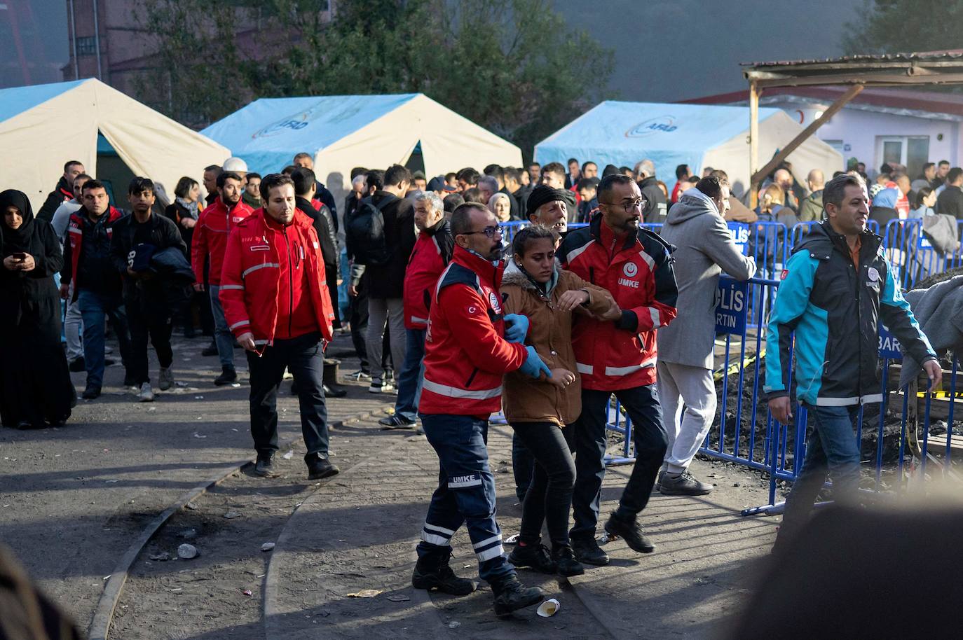 Ascienden a 40 los fallecidos por una explosión en una mina de carbón en Turquía