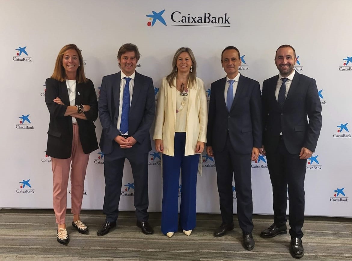 CaixaBank concede 700 millones de euros a las empresas de la Región en el primer semestre de 2022