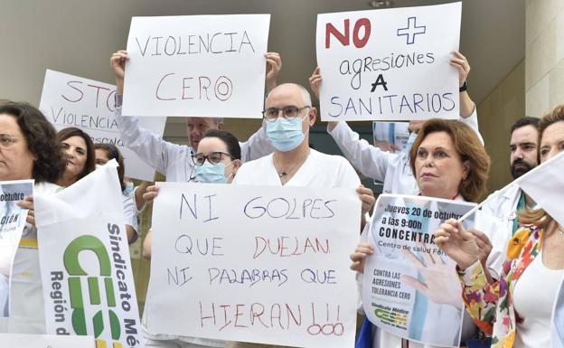 Clamor de los sanitarios de la Región de Murcia contra las agresiones