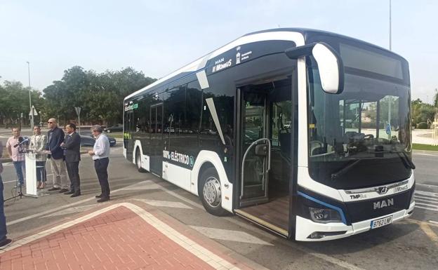 El Ayuntamiento prueba un autobús 100% eléctrico en la línea que une Murcia con El Palmar