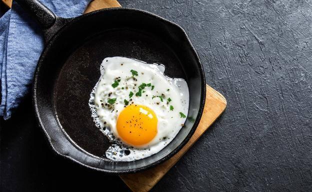 Dos alternativas saludables para comer huevos sin aceite