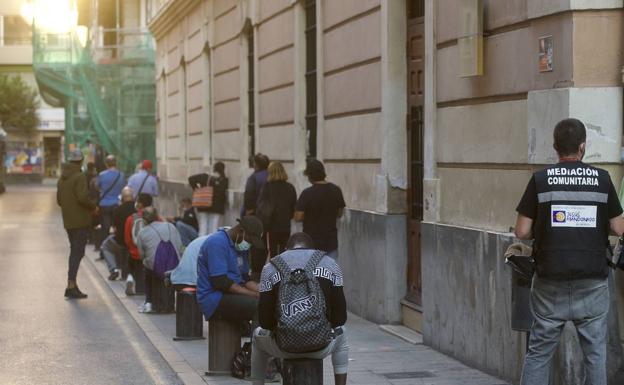 Más de 57.500 personas sin recursos reciben ya el Ingreso Mínimo Vital