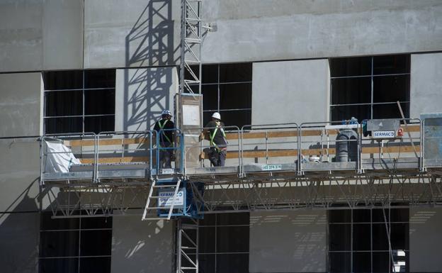 La caída de la confianza empresarial de la Región es de las más bajas de España