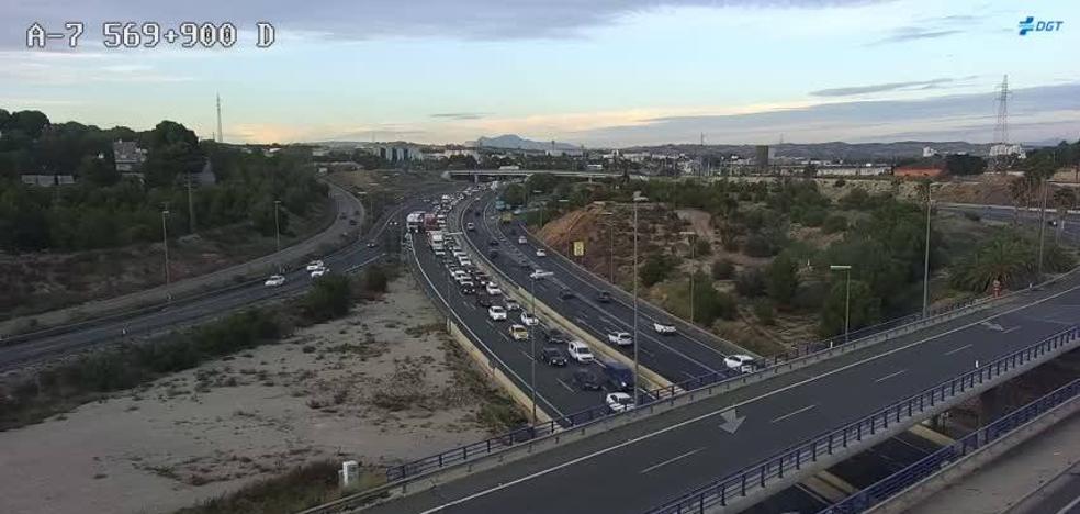 Un fallecido y dos heridos tras colisionar tres coches en la circunvalación de Murcia