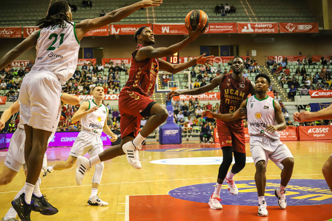 El UCAM Murcia recupera las buenas sensaciones ante el Joventut