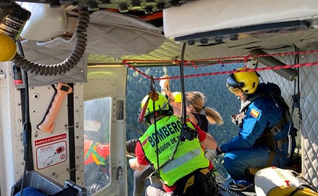 Rescatan en helicóptero a una senderista de 56 años herida en Caravaca de la Cruz