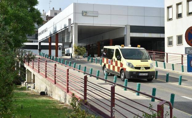 Herido un motorista al colisionar con un turismo en la avenida Teniente Flomesta de Murcia