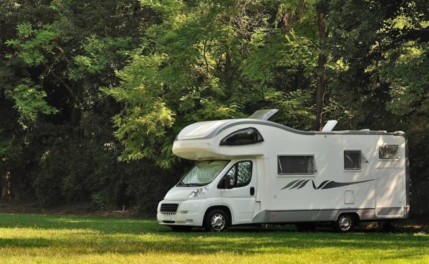 Cuándo te pueden multar por no quitar la bola de remolque de una caravana