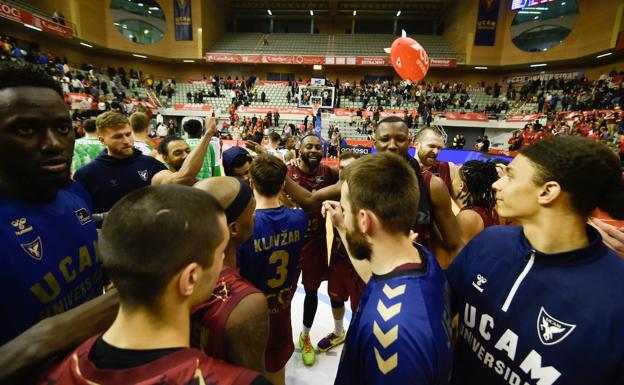 El UCAM Murcia vence pero no convence