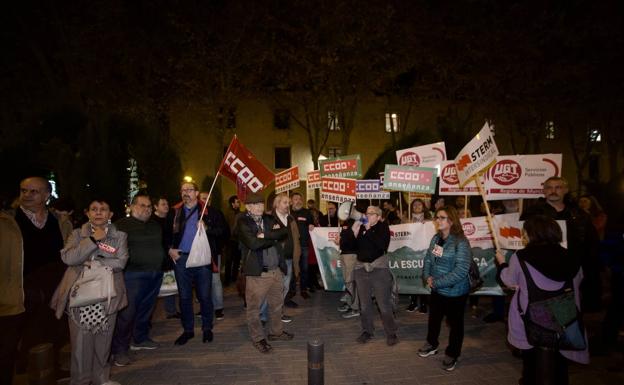 La manifestación por la escuela pública en Murcia queda reducida a concentración