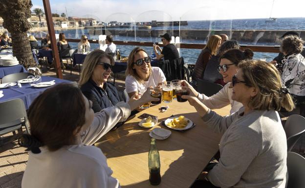 Una calurosa Navidad llena el litoral de la Región de Murcia