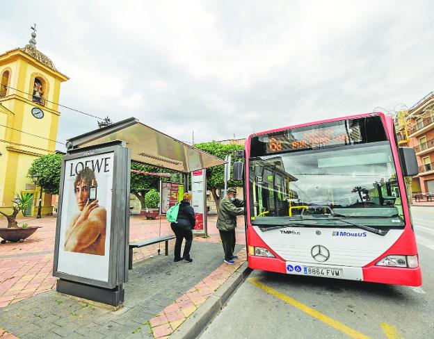 El Ayuntamiento de Murcia planea instalar unas 170 paradas de autobús digitalizadas en pedanías