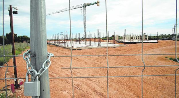 Una modificación en el proyecto obliga a parar la construcción del nuevo colegio de La Aljorra