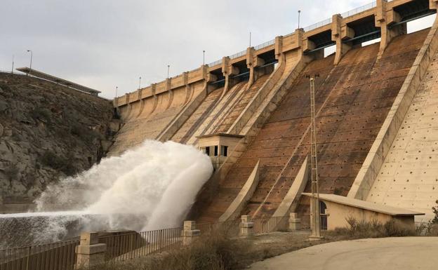 Un acto vandálico provoca daños por valor de 1,5 millones de euros en la presa de Santomera