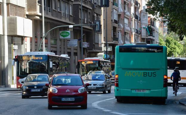 El Ayuntamiento de Murcia estudia ampliar las aceras y la zona de carga y descarga de la Gran Vía