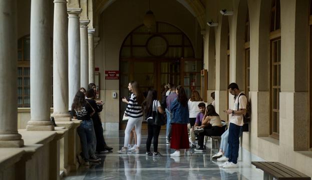 Los universitarios de la UMU obligados a devolver su beca se multiplican por cinco en solo un año