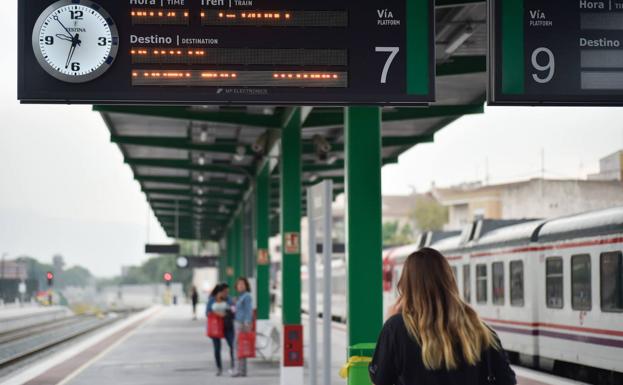 Disponibles a partir de mañana los abonos gratuitos de trenes de Cercanías, Rodalies y Media Distancia