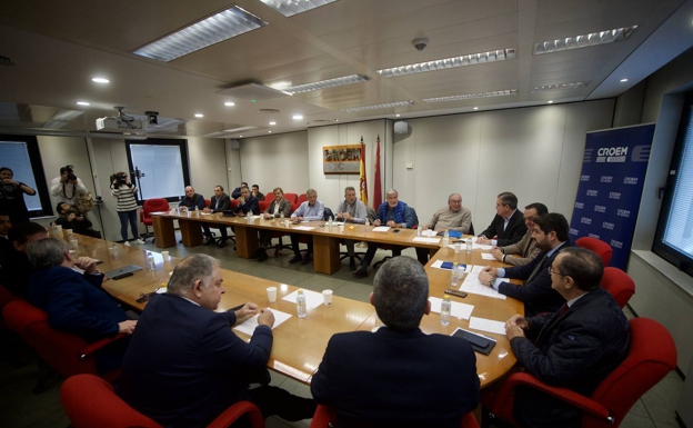 Los regantes del Trasvase se concentrarán el próximo viernes en Murcia ante la Delegación del Gobierno