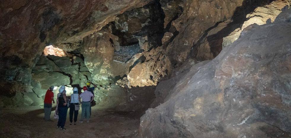 Paleontólogos de Atapuerca quieren investigar la actividad humana en la Cueva Victoria de Cartagena