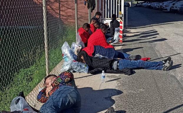 Detienen a dos pilotos de un taxi-patera que trasladó a once inmigrantes hasta Calblanque