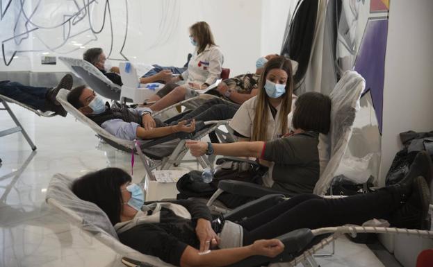 El Centro Regional de Hemodonación anima a los murcianos a donar sangre con 15 convocatorias la próxima semana