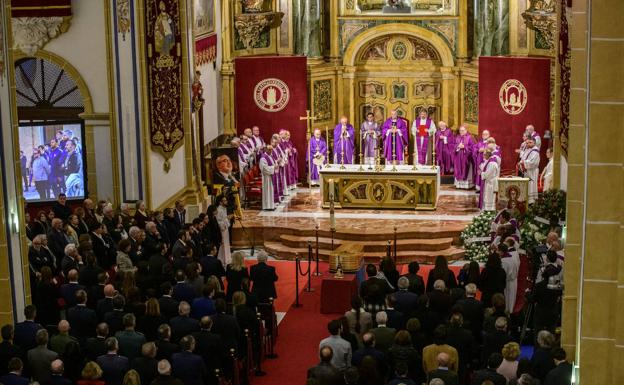 Multitudinario adiós a José Luis Mendoza