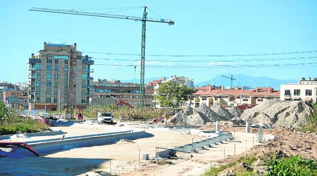 La prolongación de la avenida Marina Española del barrio de La Flota de Murcia toma velocidad de crucero