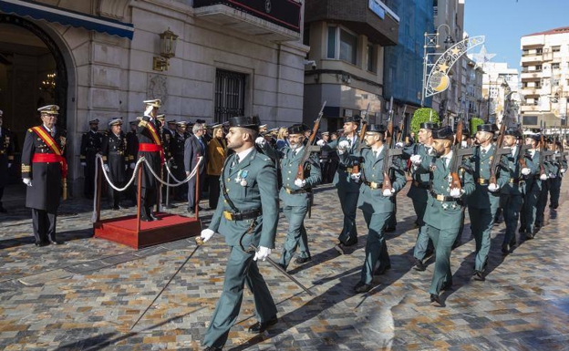 Las Fuerzas Armadas recuperan el desfile en la Pascua Militar en Cartagena