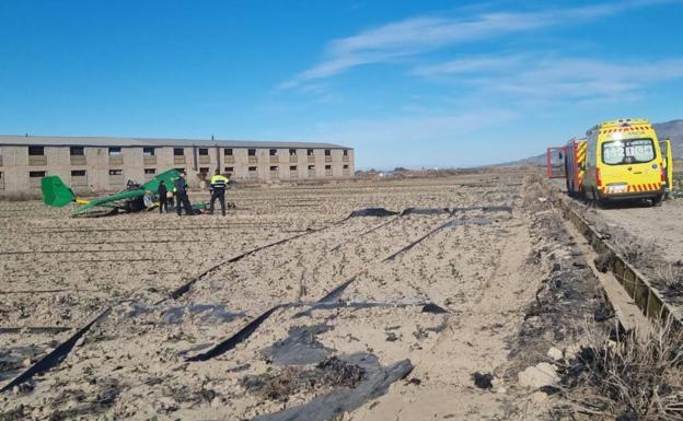 Un piloto de 65 años resulta herido al estrellarse con su avioneta en Totana