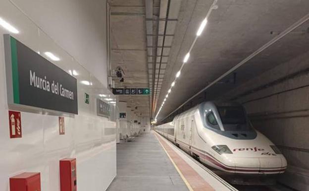 El AVE a Madrid, a 35 kilómetros por hora debido a una incidencia