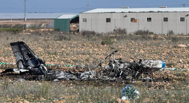 Investigan si la rotura de un cable en la avioneta pudo causar la tragedia aérea