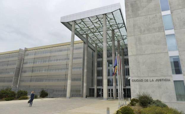 Un despacho de abogados advierte al CGPJ del peligro de los retrasos acumulados en los juzgados de la Región de Murcia