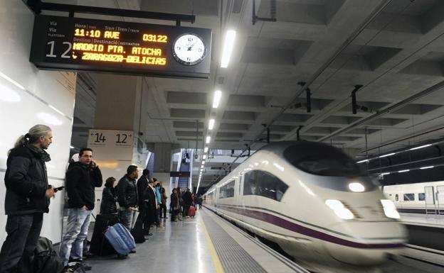 Cómo recuperar la fianza de los abonos gratuitos de Renfe