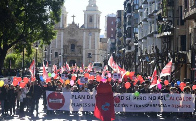 Protesta en el centro de Murcia de los vecinos contra el Plan de Movilidad